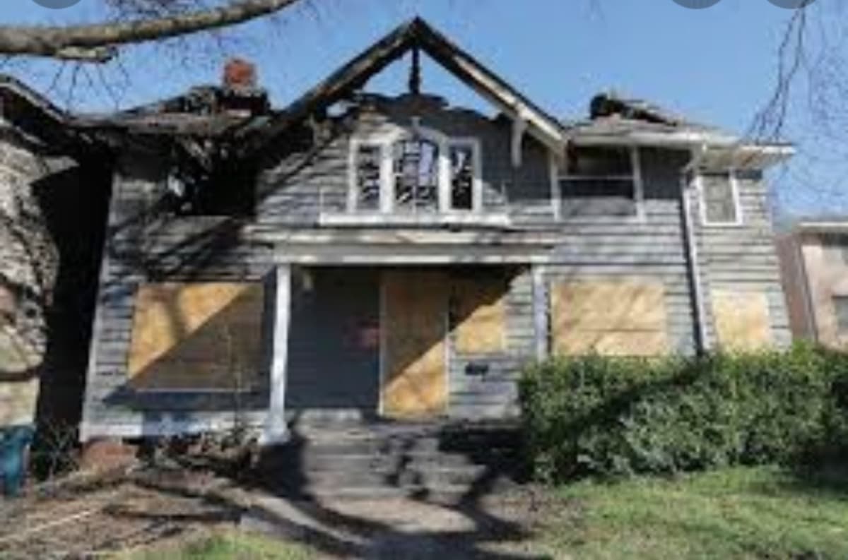 FamilyFriendsHouseBurnedDown