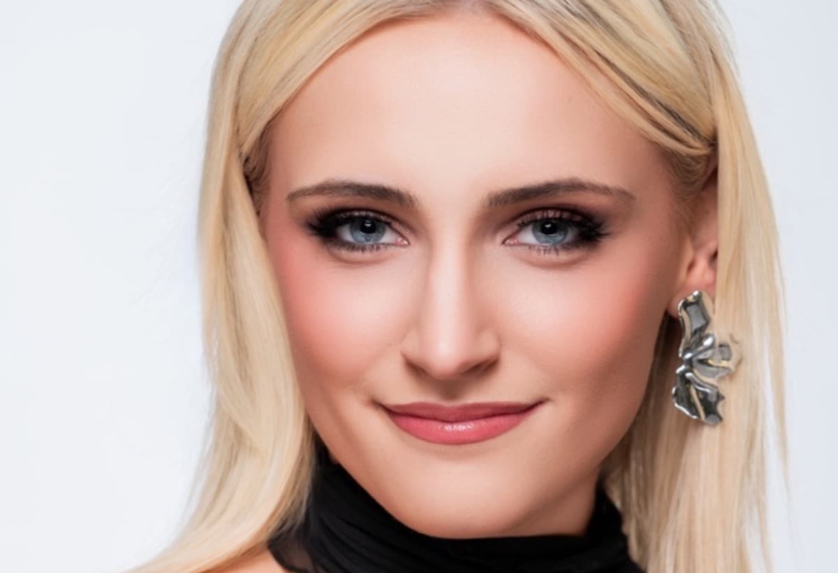 MikaelaBannonSunrise25