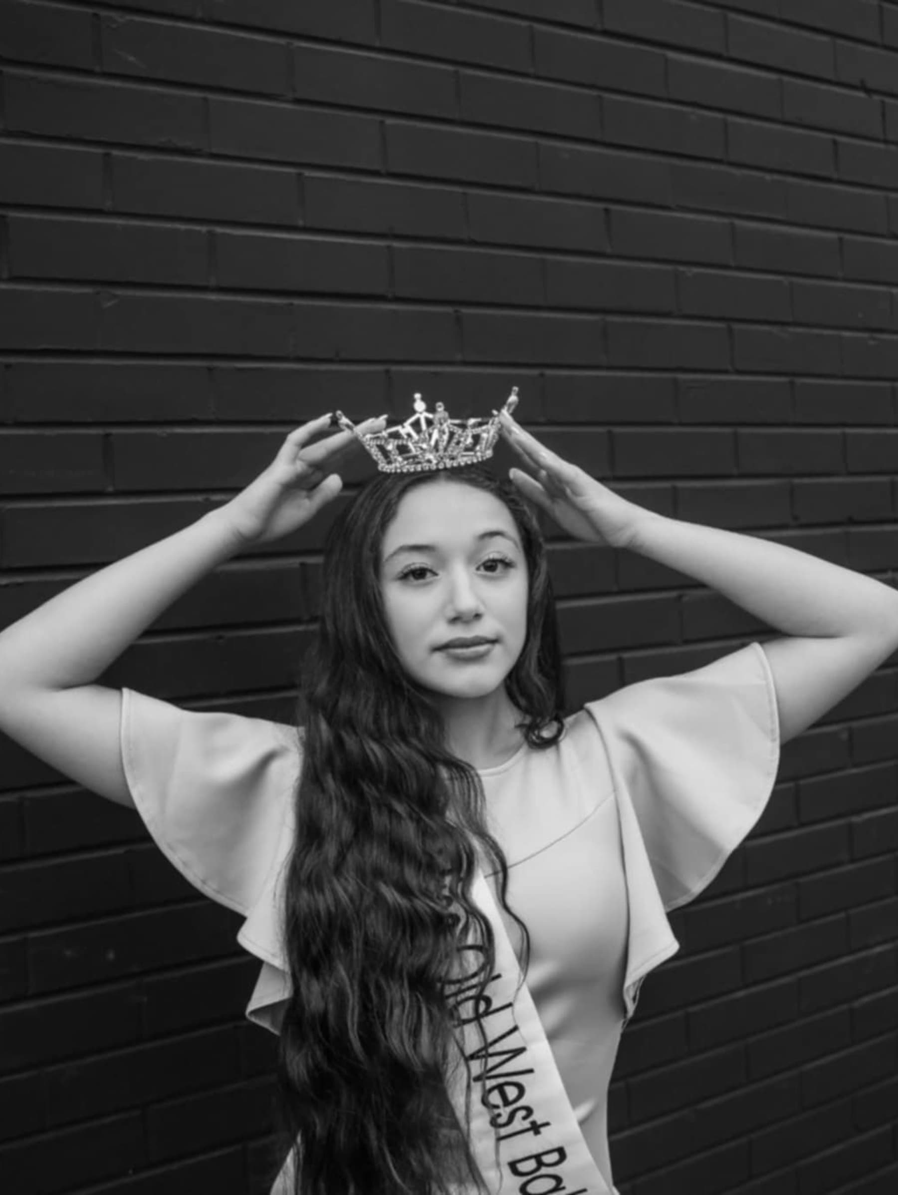 MsOldWestBalloonFestTeen202