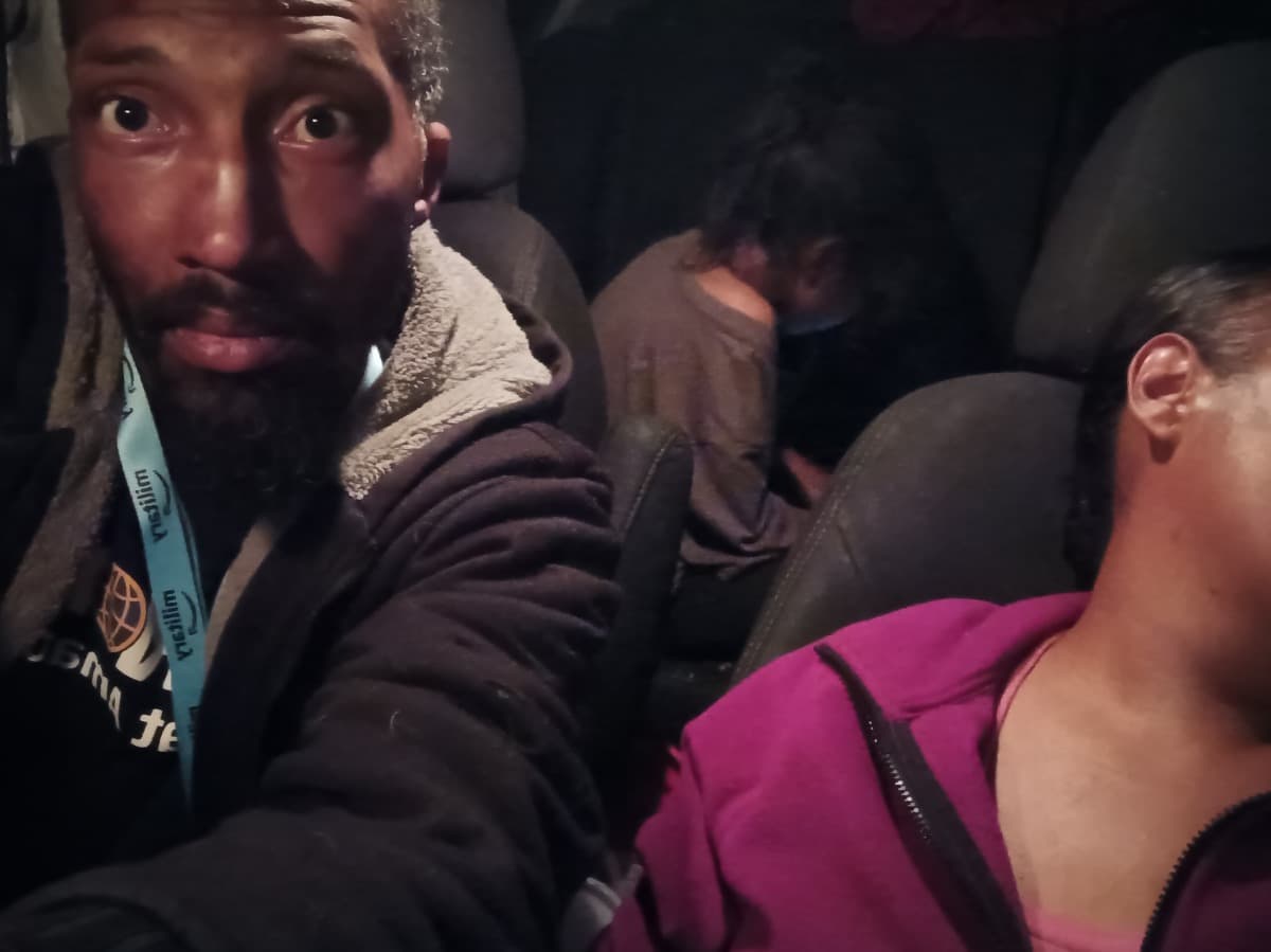 HomelessFamilyLivingNVehicle