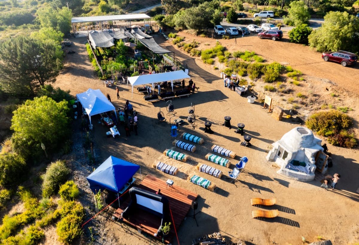 HolidayFarmFundraiser