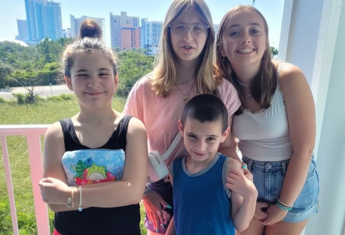 HelpMeLeaveMyCheatingHusband