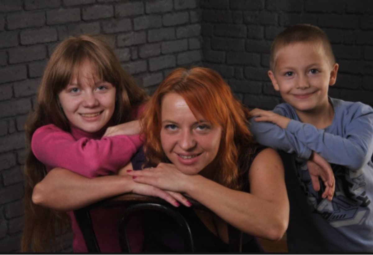 HelpAnyaEscapeUkraine