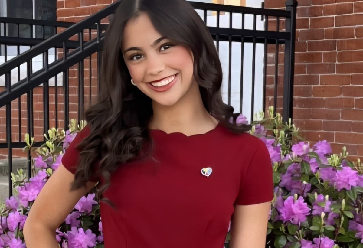 AveryChickMissGateCityTeen