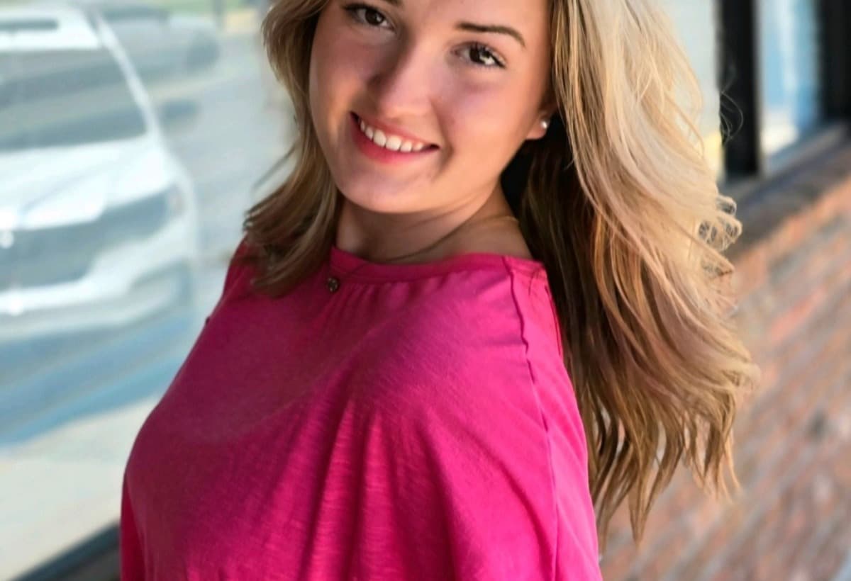 AinsleyDolesLATEEN2026