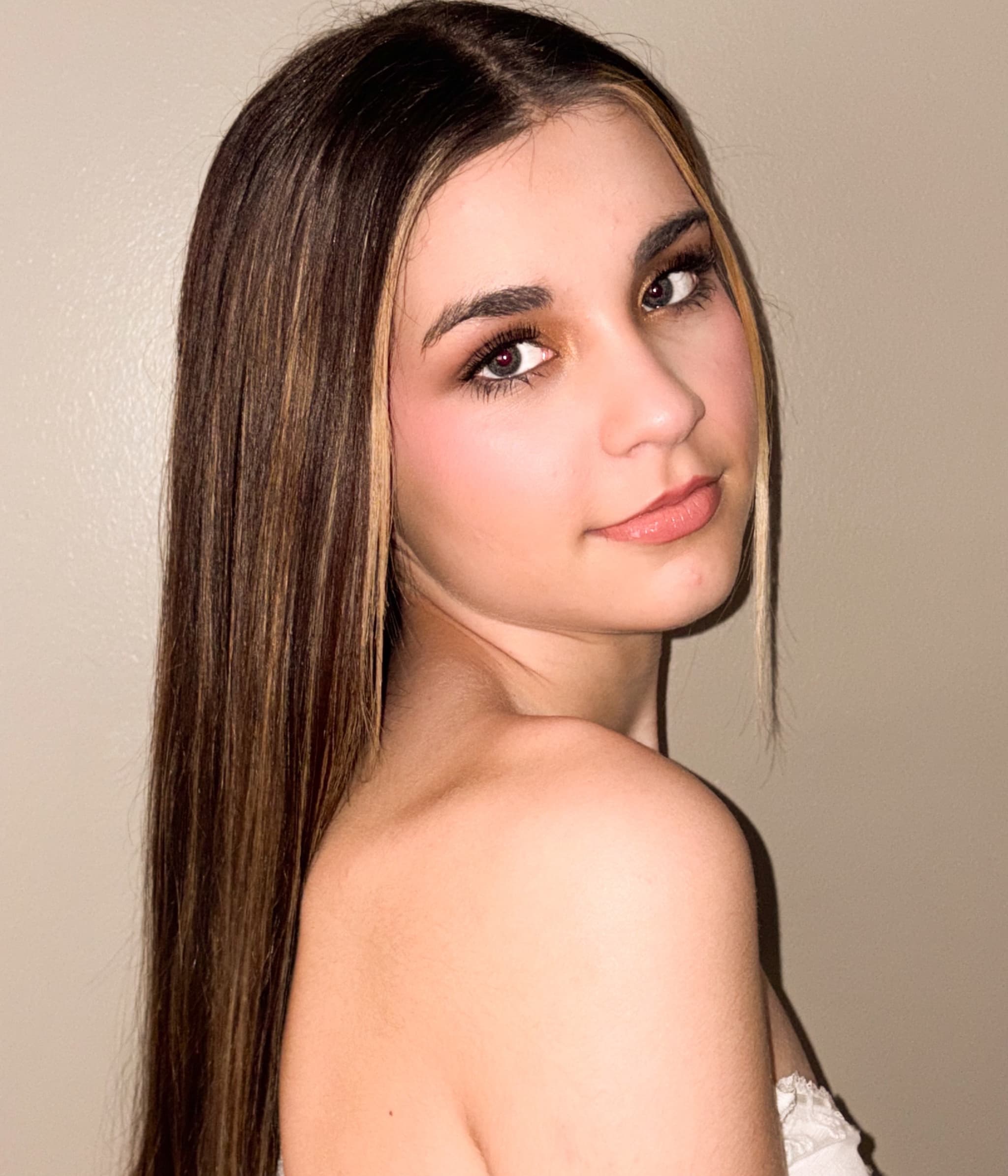 DixieSchultzMissTeenWV2027