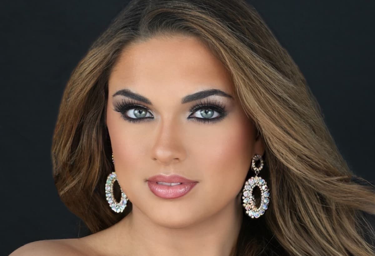 AleahDeanGoRedForWomen