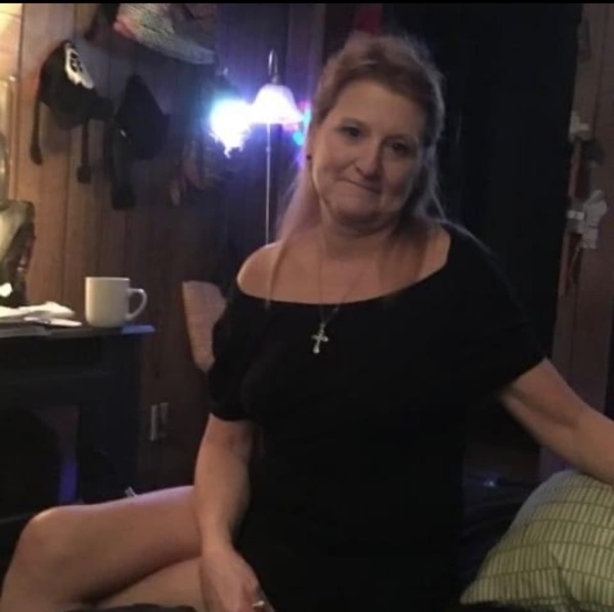 HelpFindLoraAndLayHerToRest