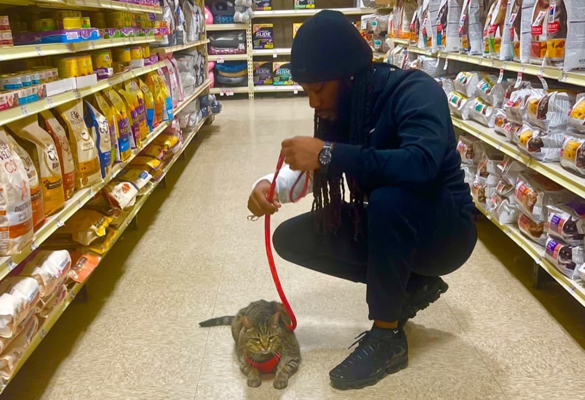 BLACKMANLOVINGHISCAT