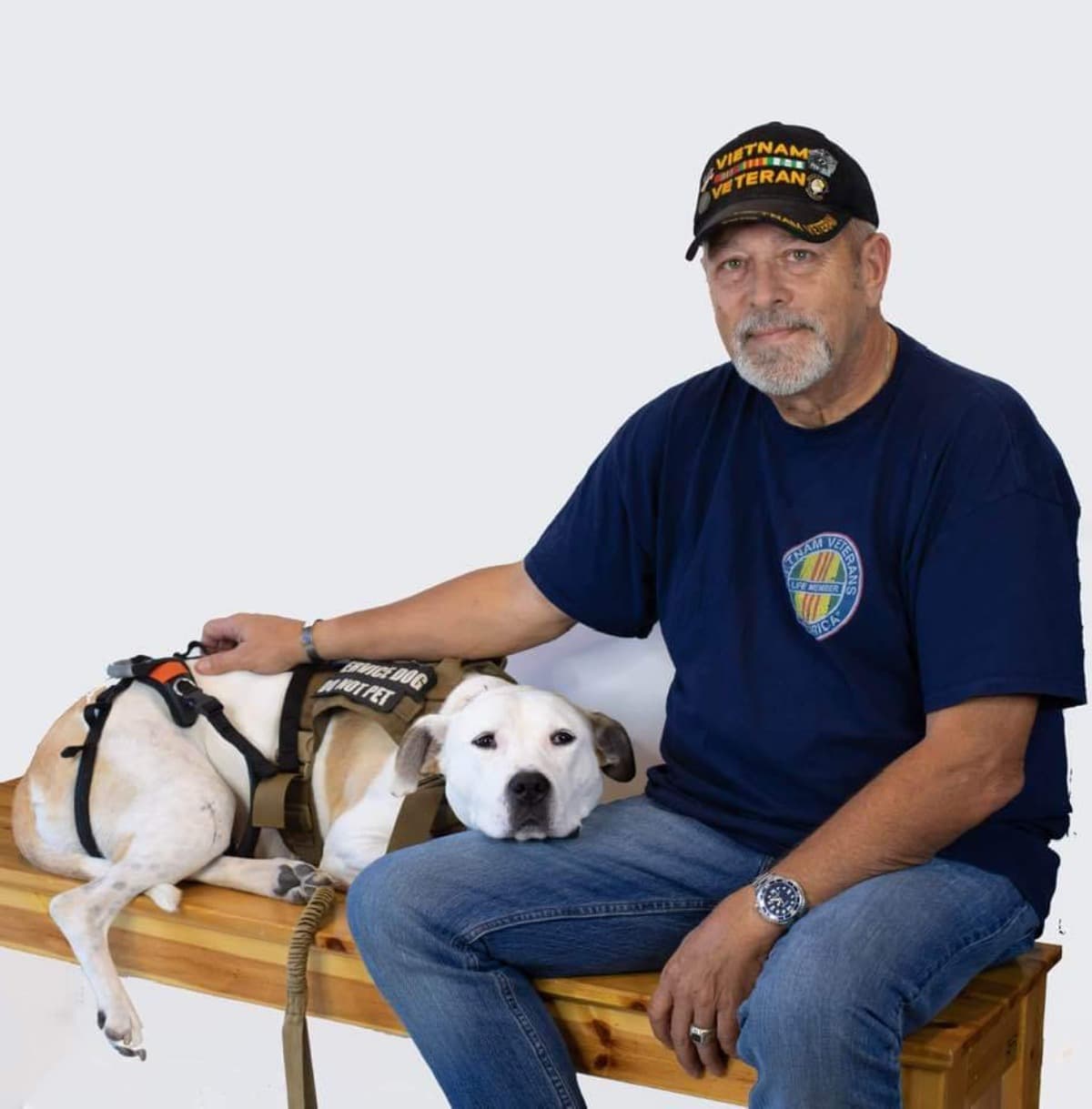 AVetAndHisServiceDogPolly