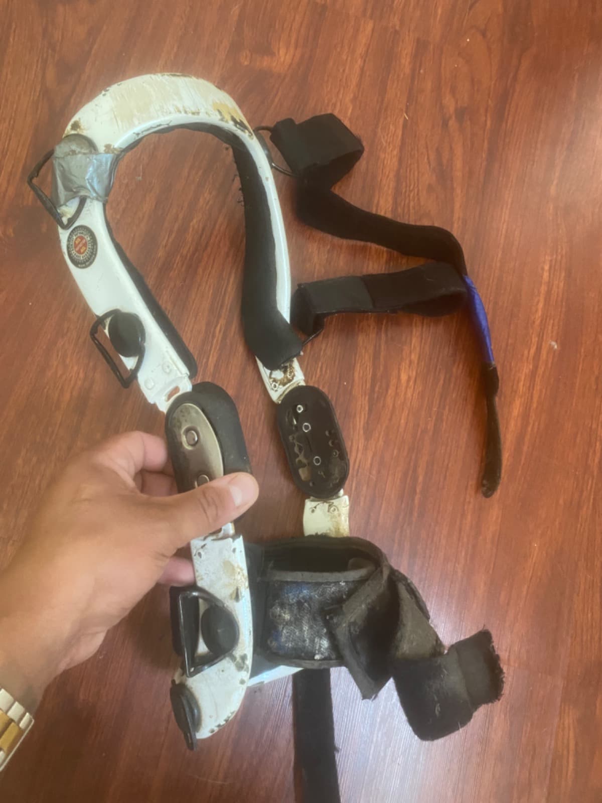 NewKneeBrace