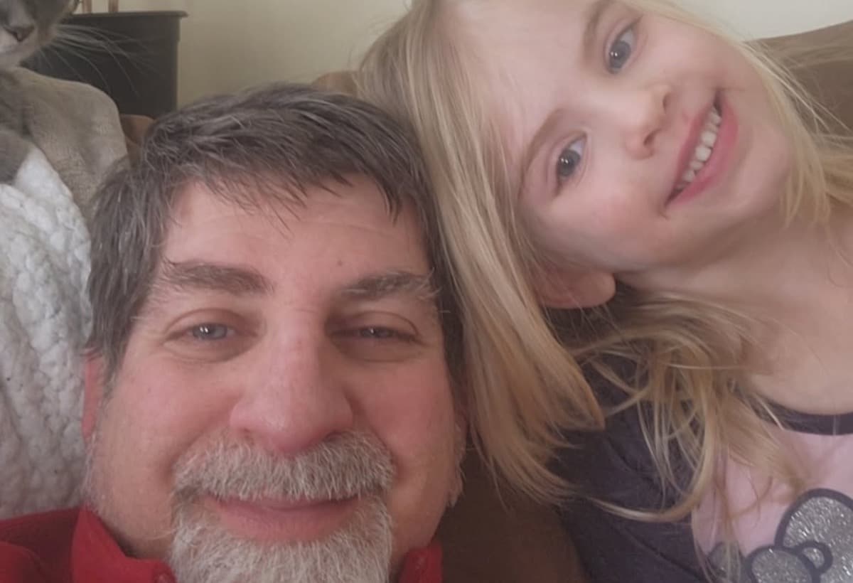 GrandpaAnd5YeaOldGirlInComas