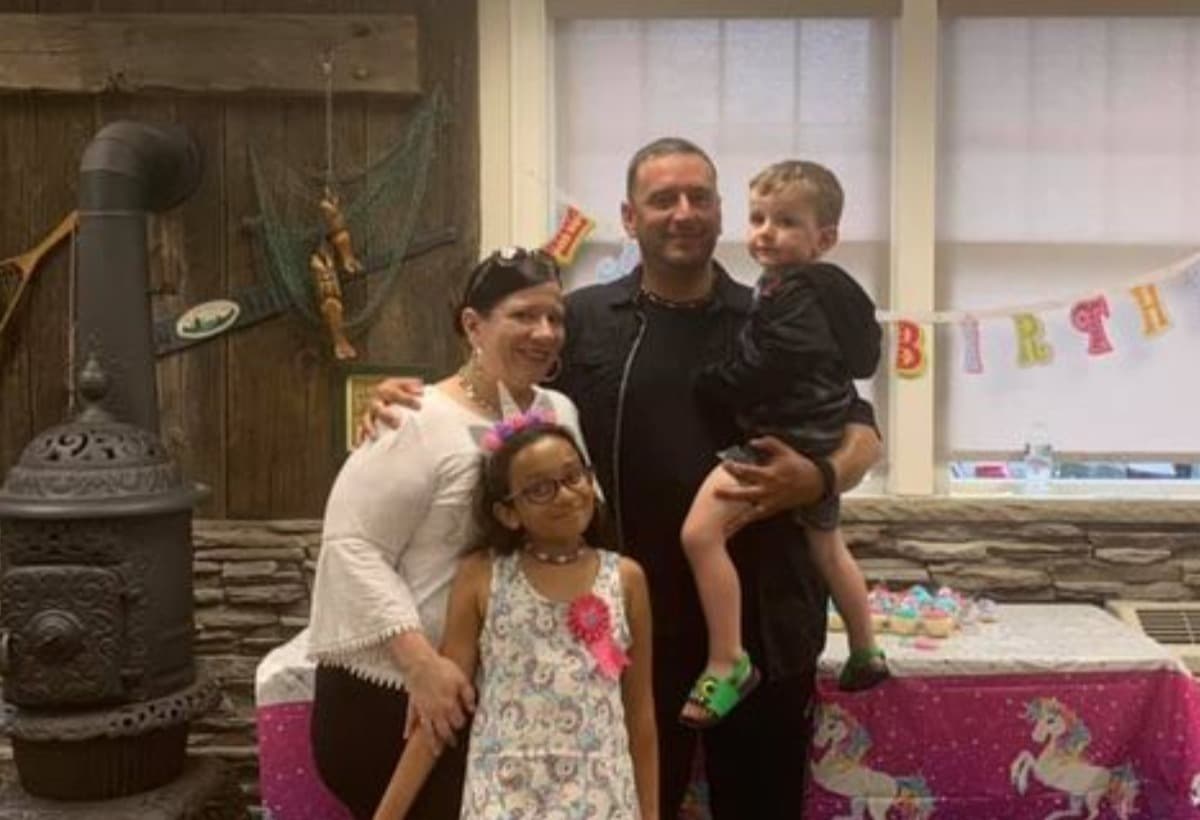 FamilyInFinancialCrisis