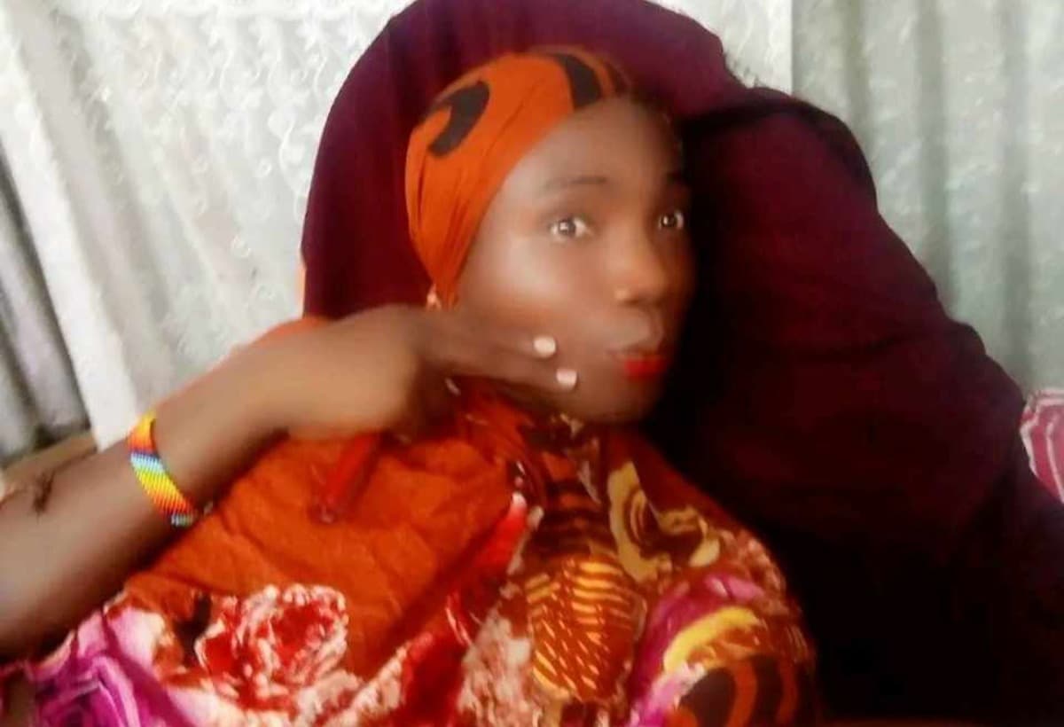 HelpLGBTQRefugeesSurvive