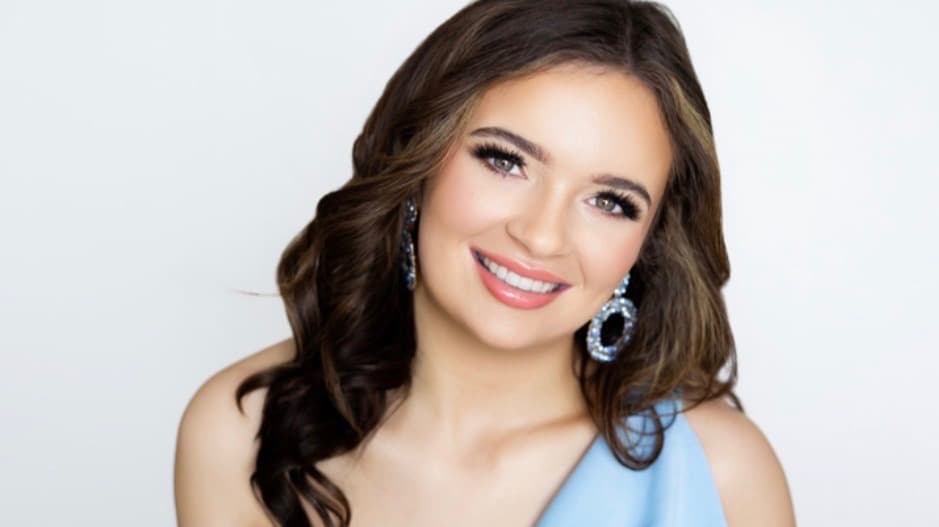 AddiPringleMissMinotsTeen26