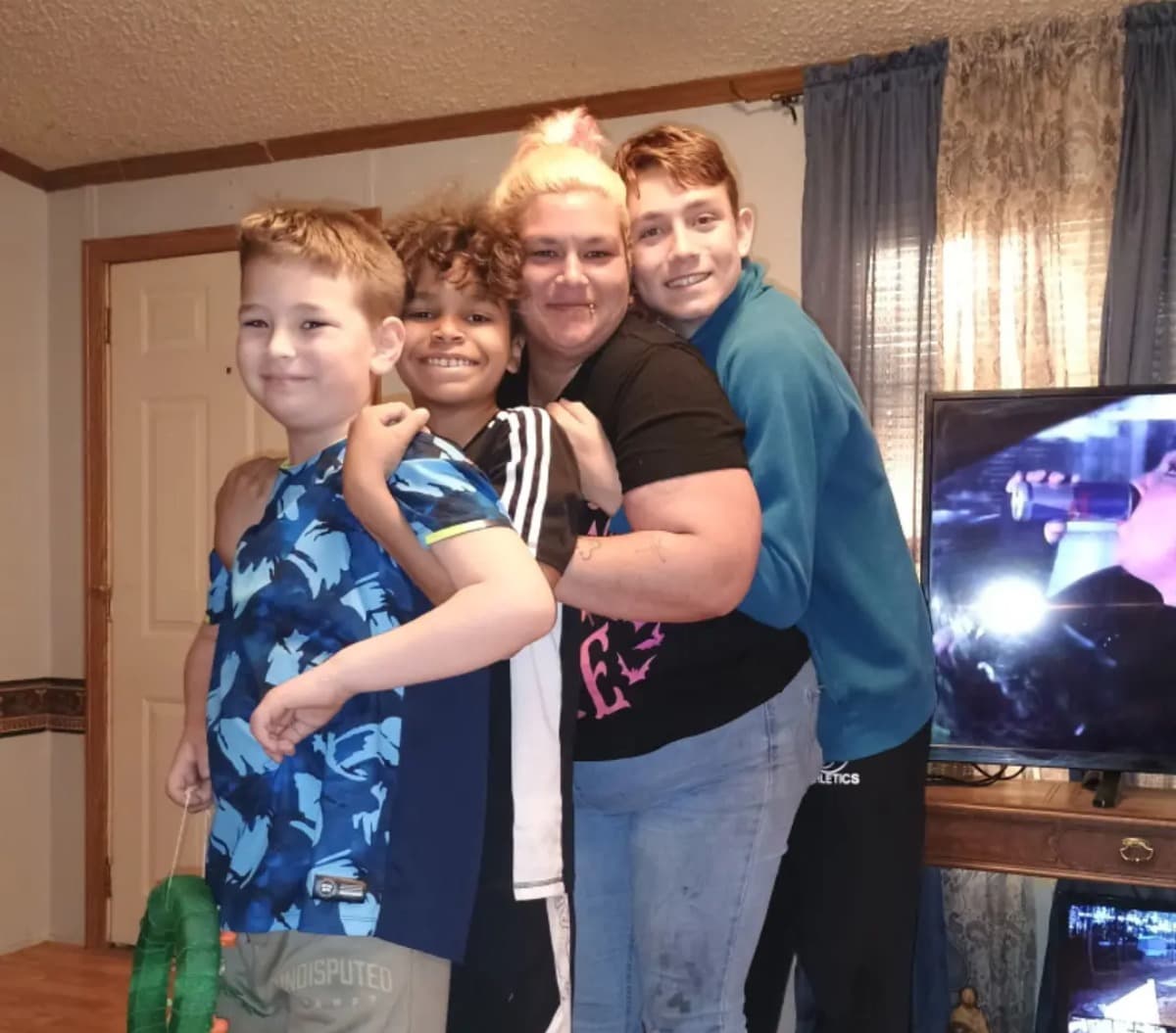 HelpNicoleGetHerBoysHome