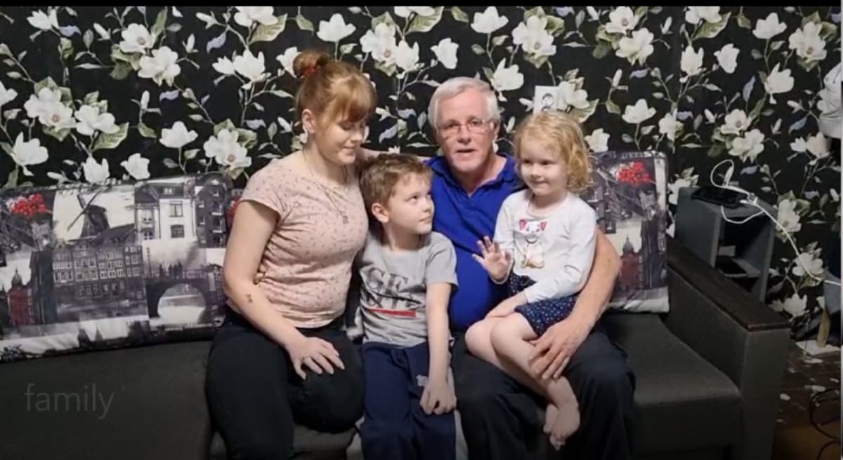 HelpFamilyEscapingUkraine