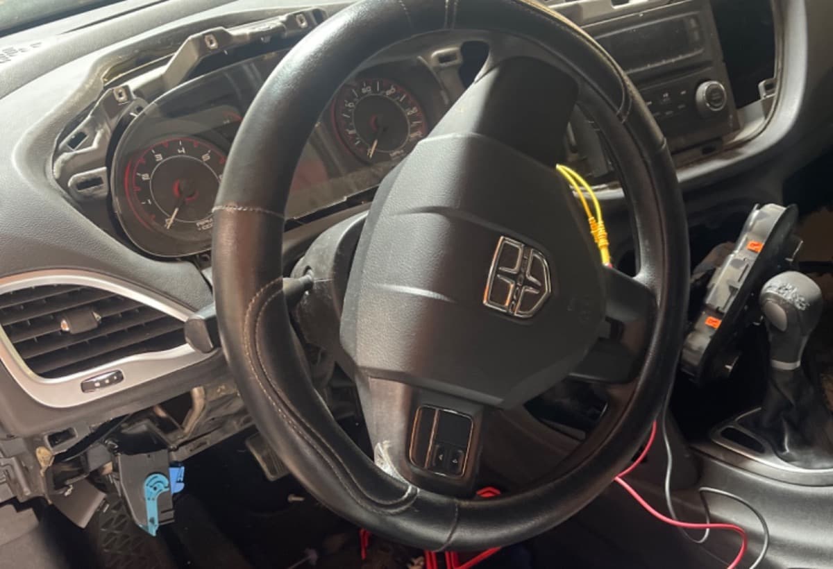 NeedsAssistanceForVehicle