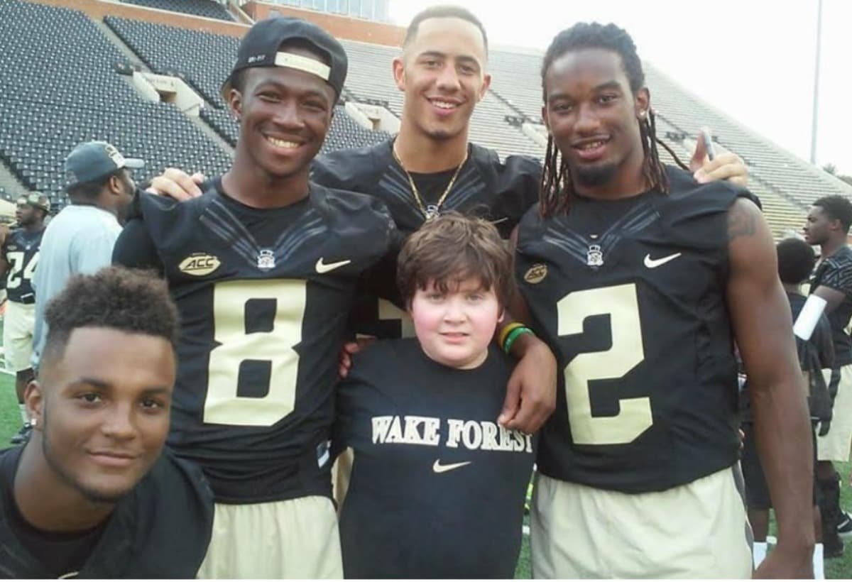 FriendsOfJaclynWakeFootball