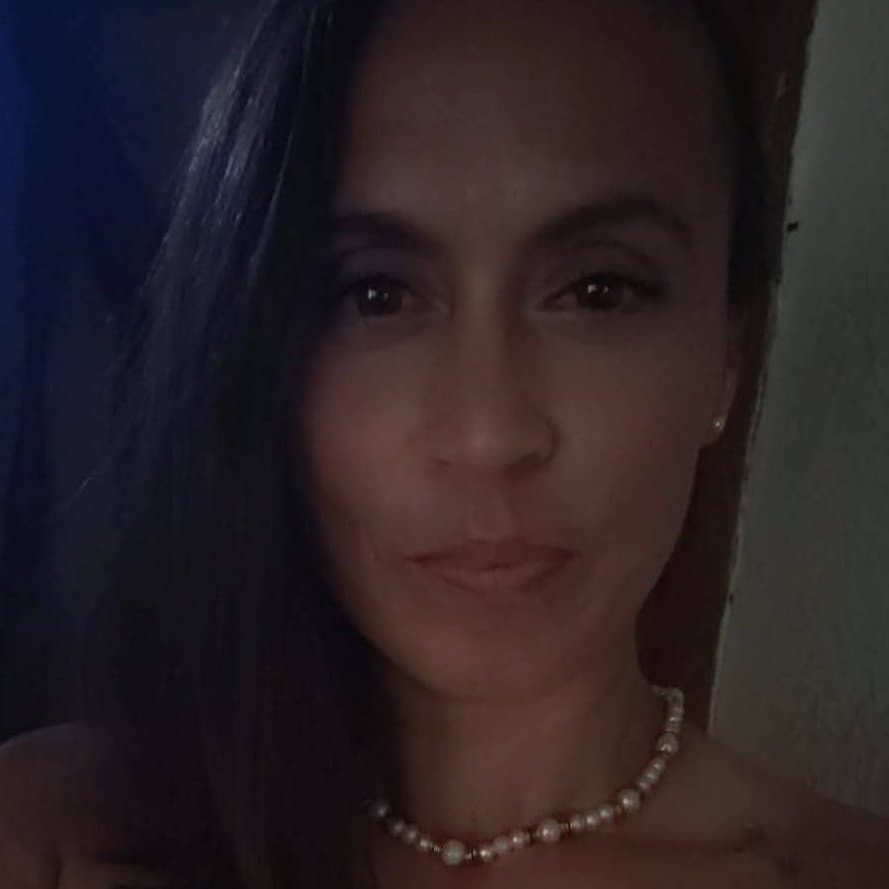 Dolly M Dixon