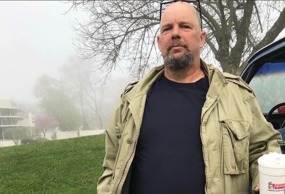 HelpLayBrotherBobToRest