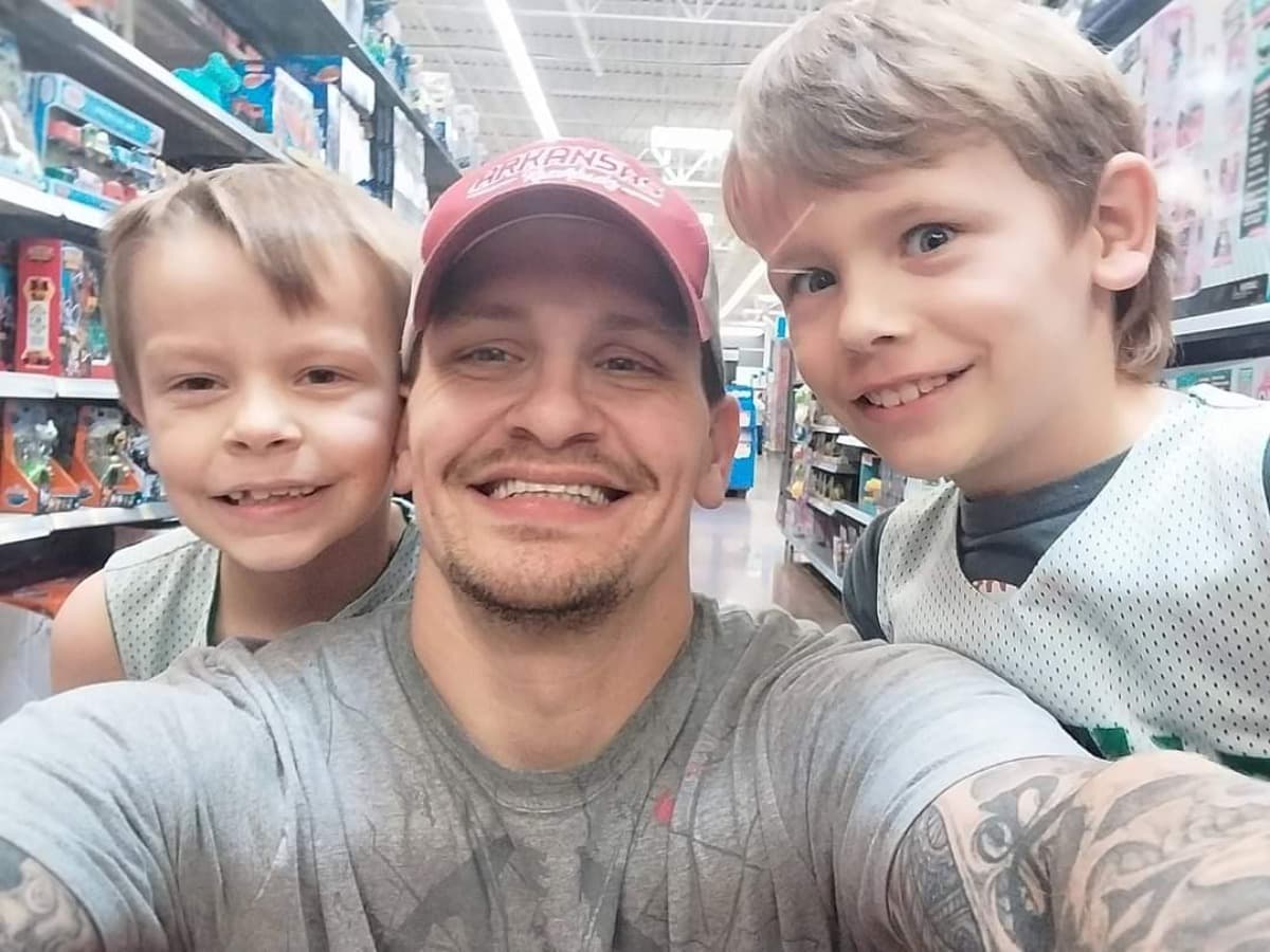 SingleFatherNeedsAHand