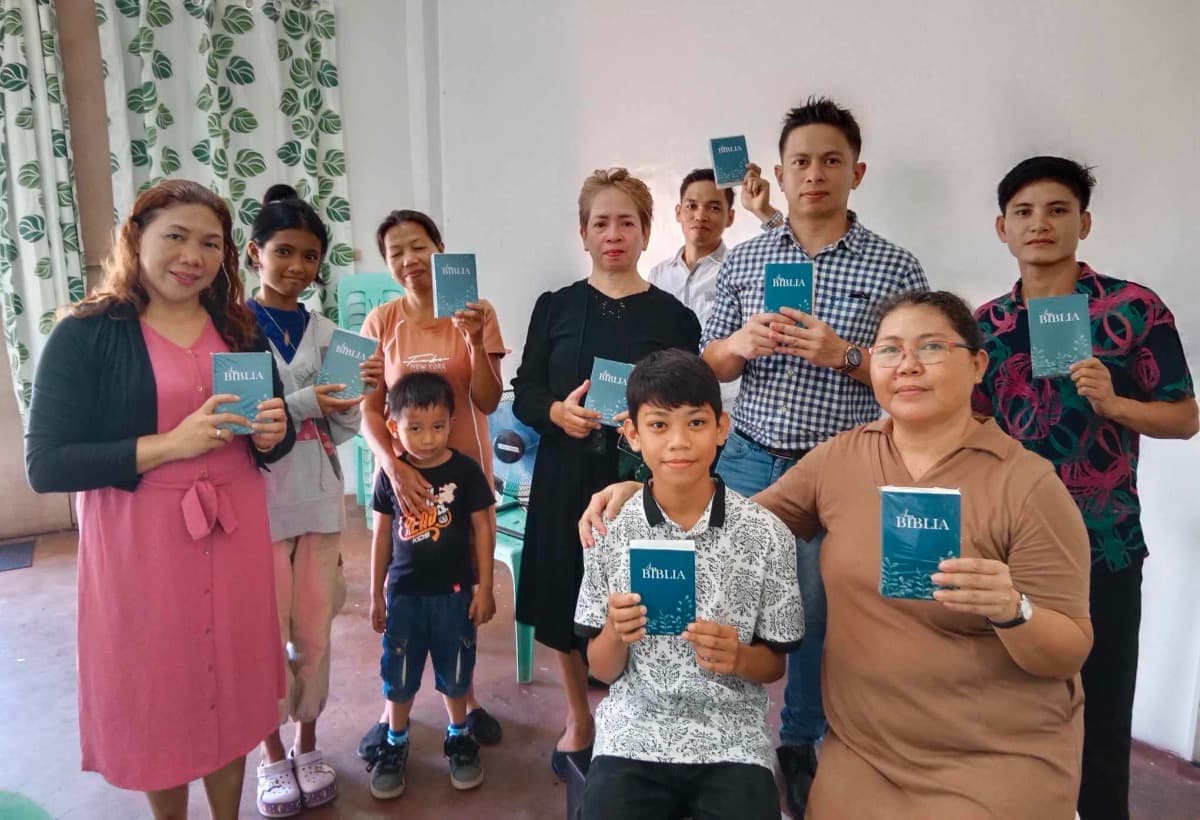 BiblesandChurchEquiptNeeded