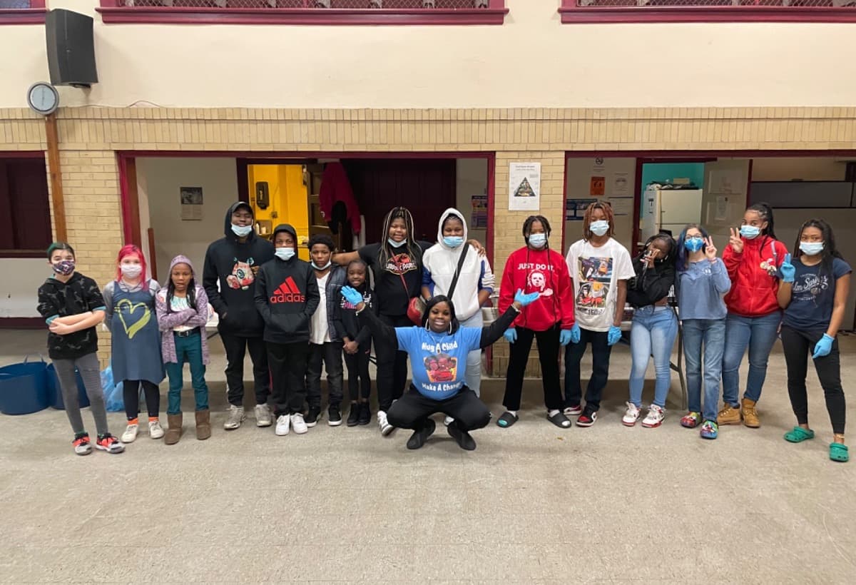 HugAChildMakeAChange