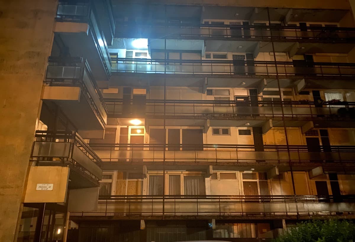 HelpSomeoneMoveFromHungary