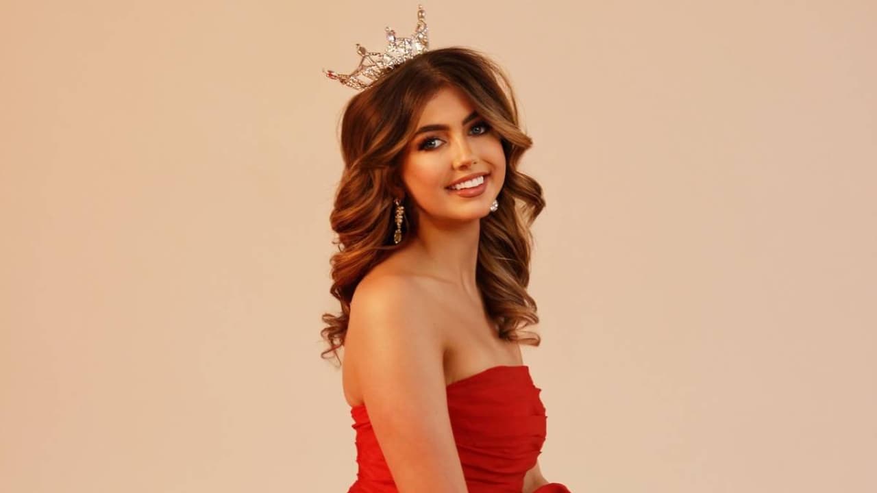 Miss Yellow Rose's Teen