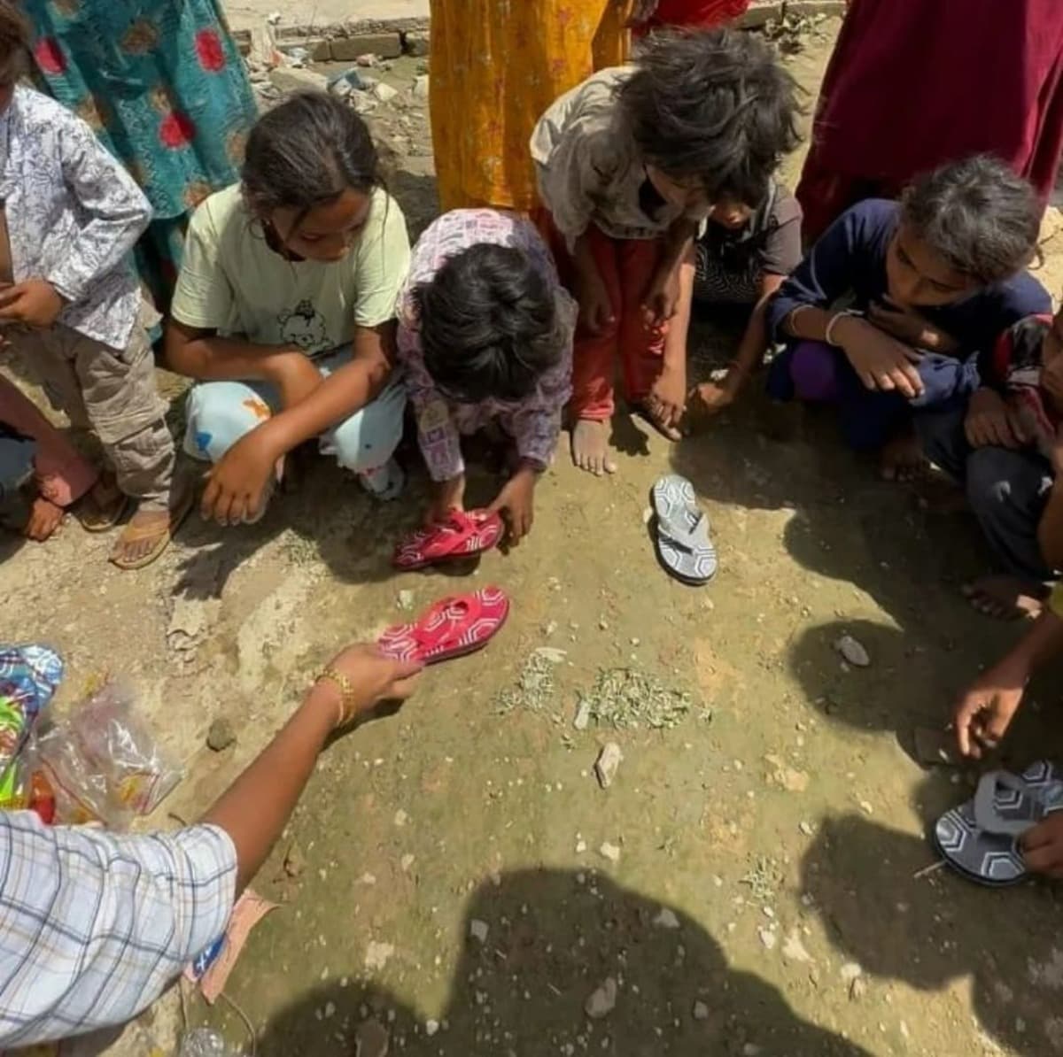 95ChildrenSeekingHelp