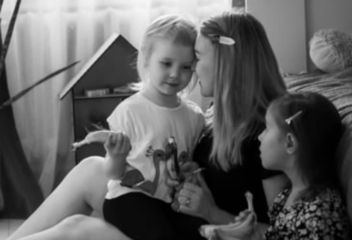 HelpAYoungMomAndChildren