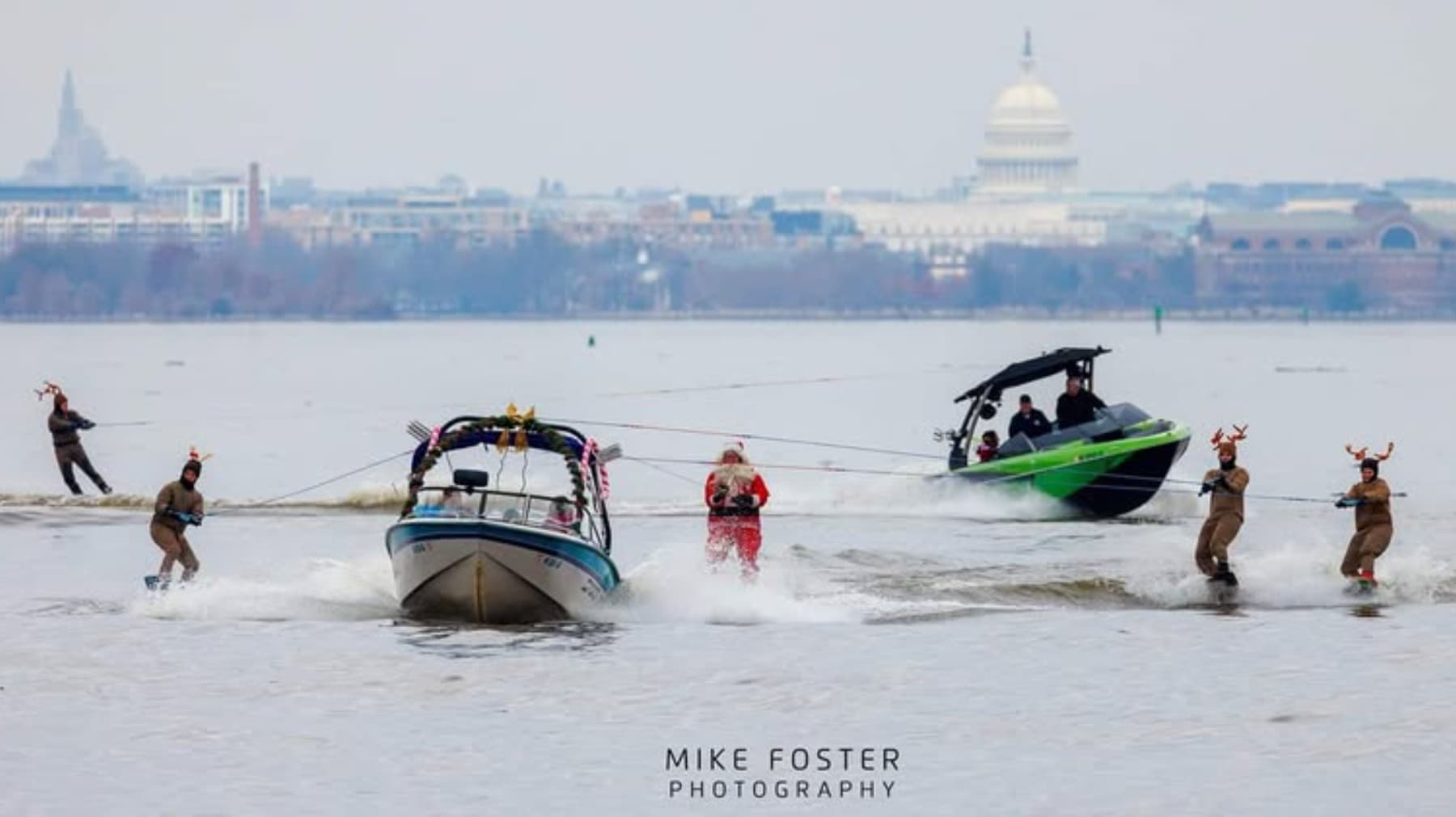 WaterskiingSanta