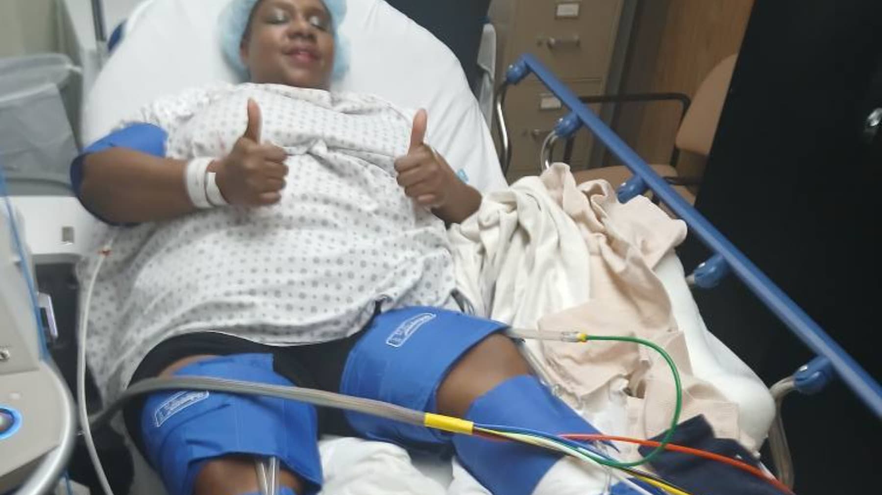 AniYaABrokeHerFootNeedsHelp