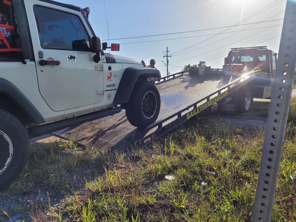 JEEPTOTALEDSTRANDEDGETHOME