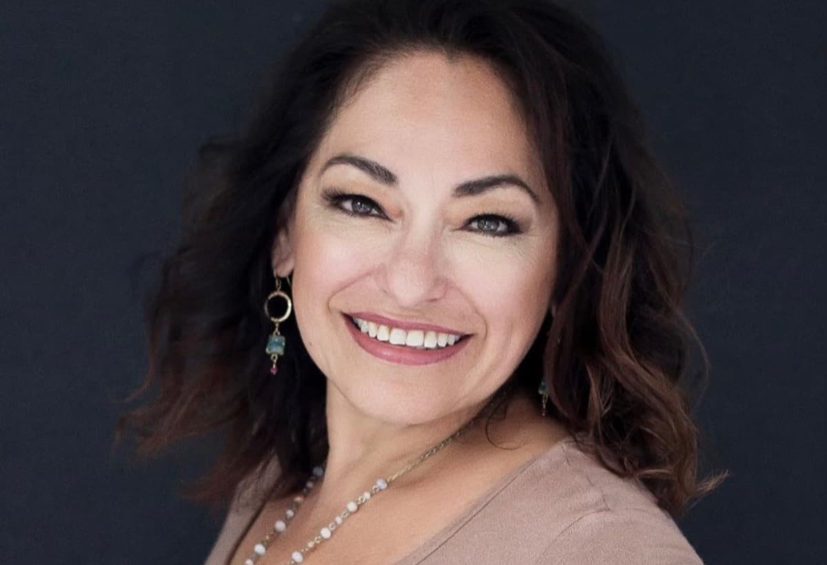 VeraCanalesCloseNeedsOurHelp