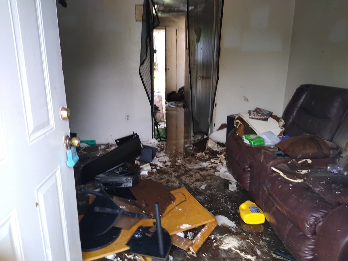 MOMLostEveryhingInHouseFire