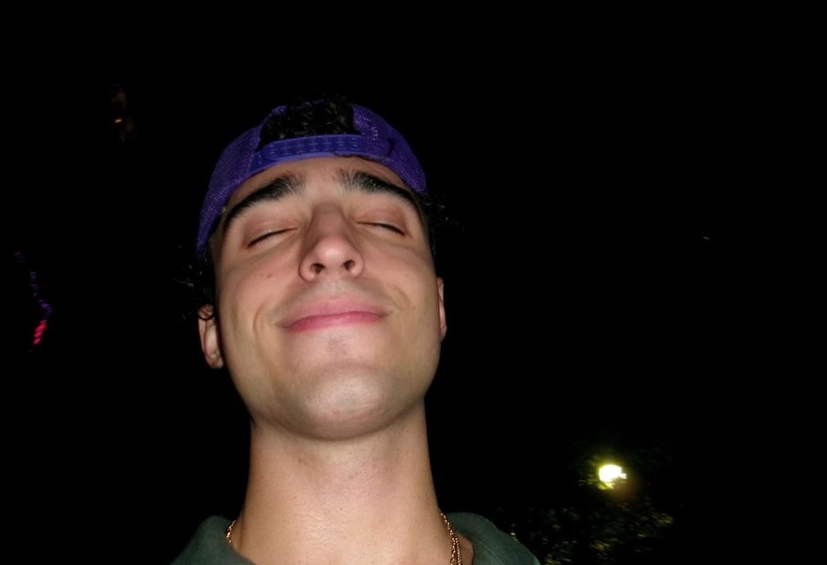 AIDANPLEASEPICKMEUPFROMLGA