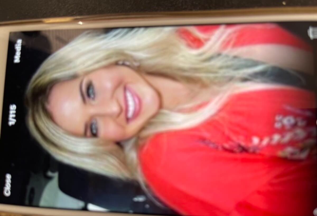 AUSALadySoldierDetainedInUAE