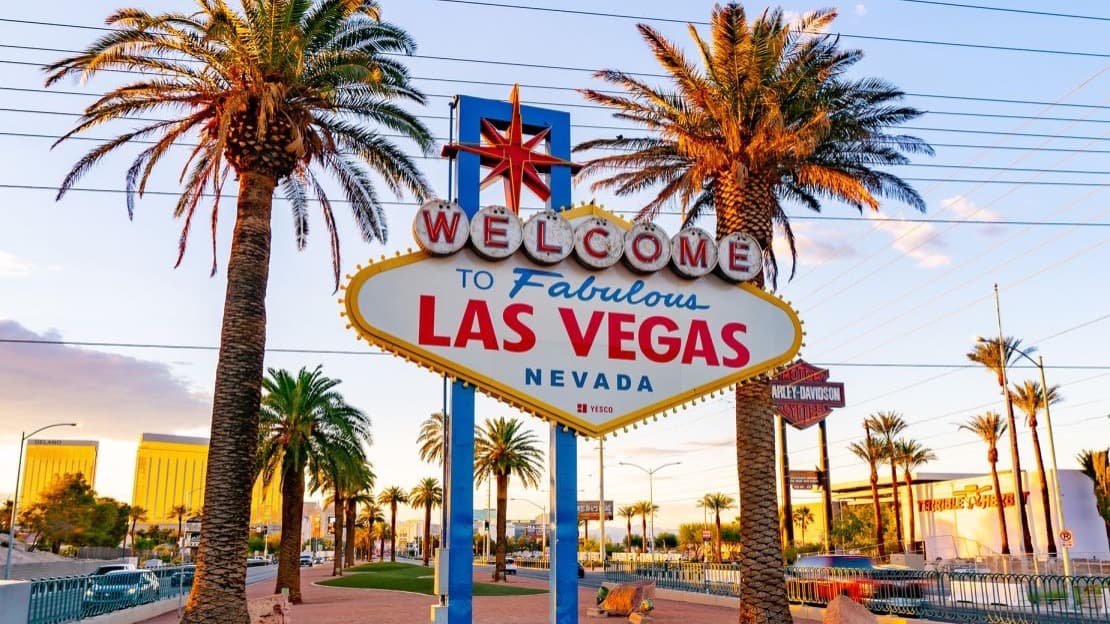CarieAndJoshsVegasWedding