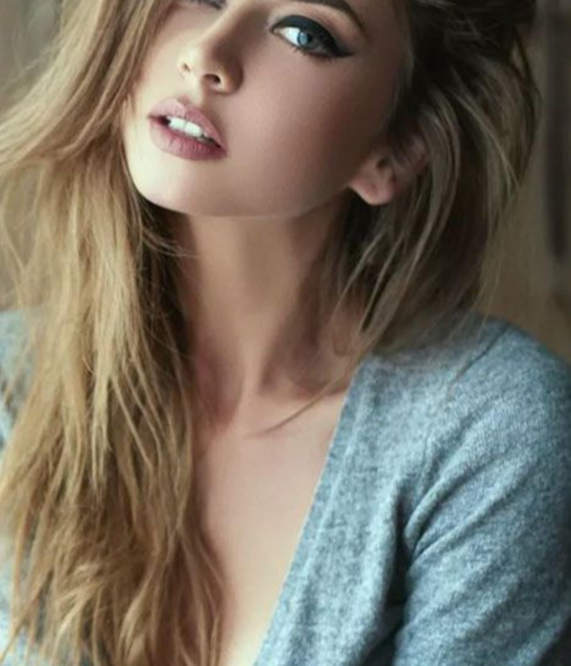 HatDefinesAProfessionalE