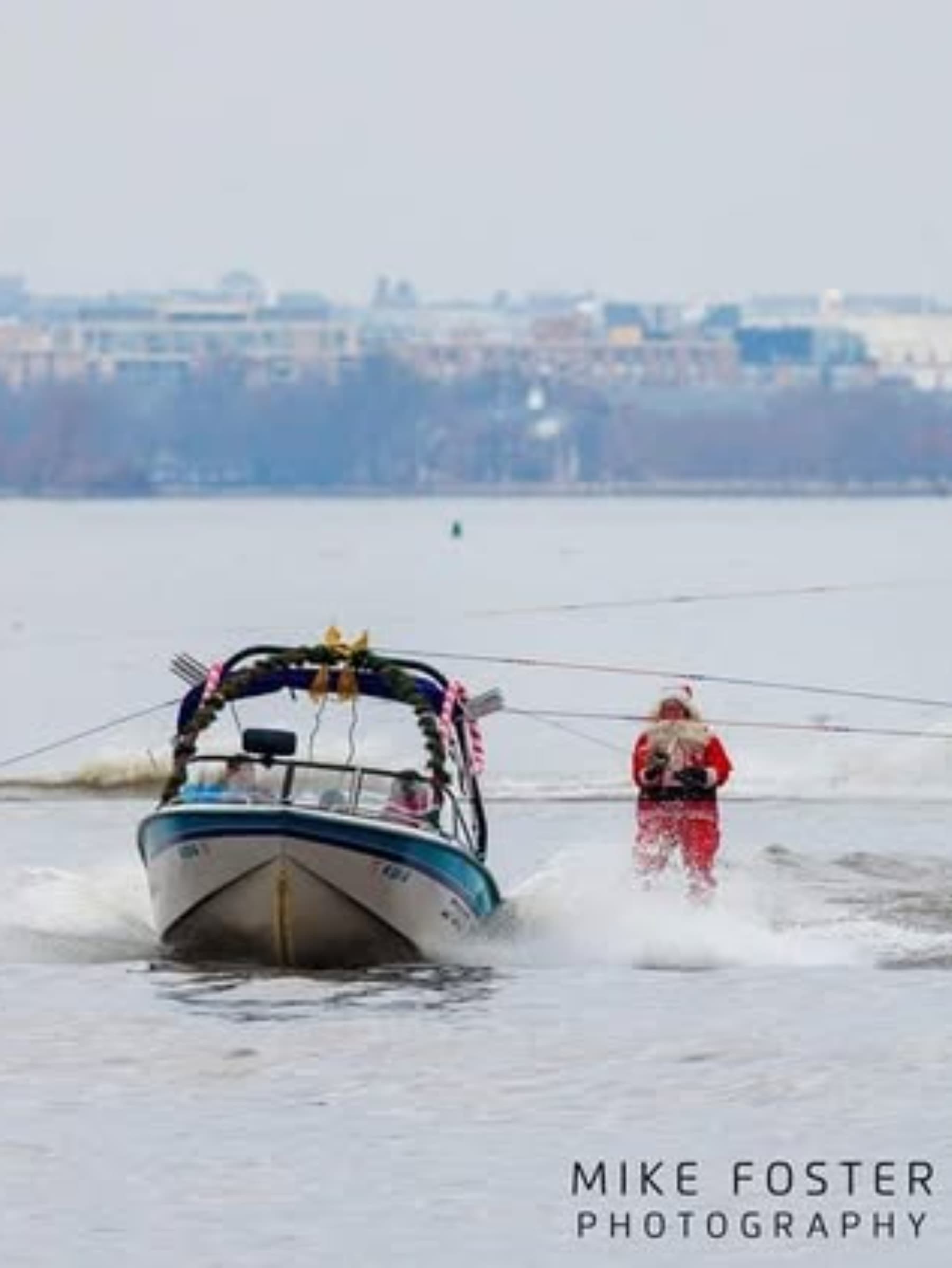 WaterskiingSanta